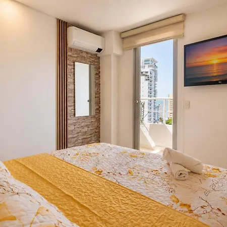 Golden Breeze, Seaview, Old Town & Pool Apartamento *
