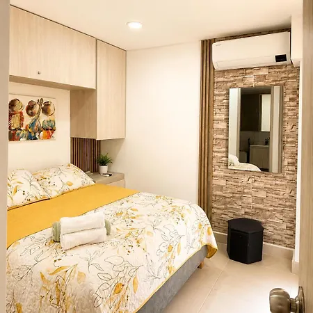 Golden Breeze, Seaview, Old Town & Pool